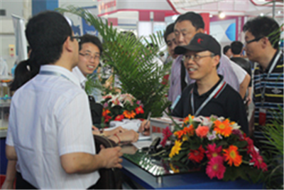 中控教仪公司盛装参加了2011年春季全国高教仪器设备展示会